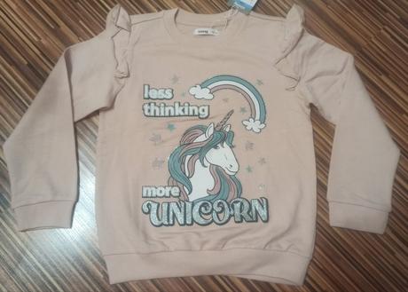 Nove jednorozec tricka a barbie saty, 122–134