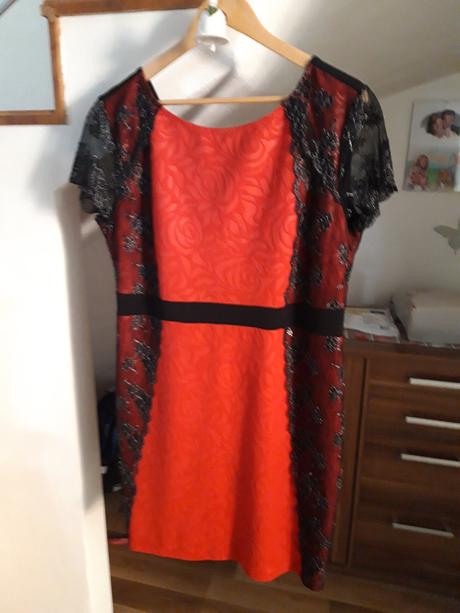 Spoločenské saty, 48