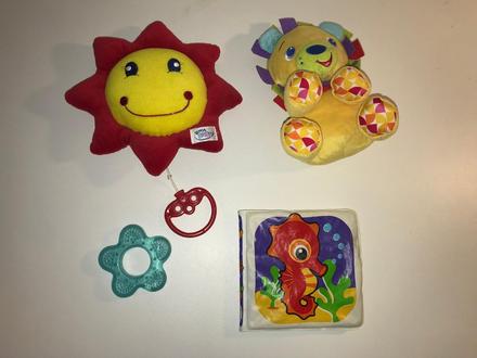 Balík hračiek pre bábo, 