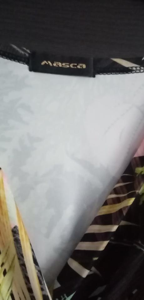 Šaty masca, s