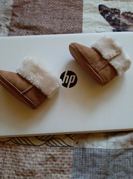 Capacky s kozusinkou, 18