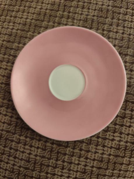 Podšálka cornelia loučky, 