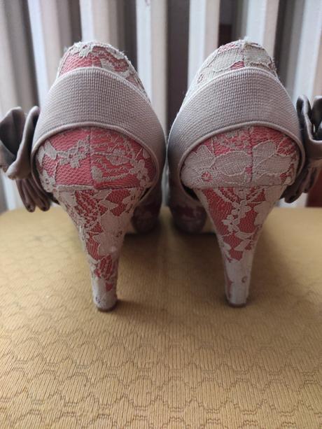 Čipkované lodičky s mašľou, 41