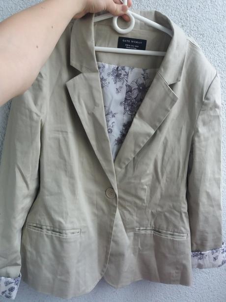 Béžové sako, gate,38