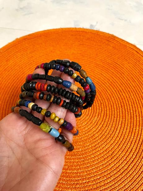 Etno drevený náramok, 