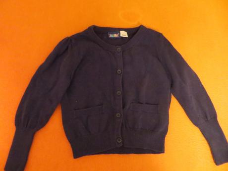 Tmavomodrý svetrík, lupilu,86