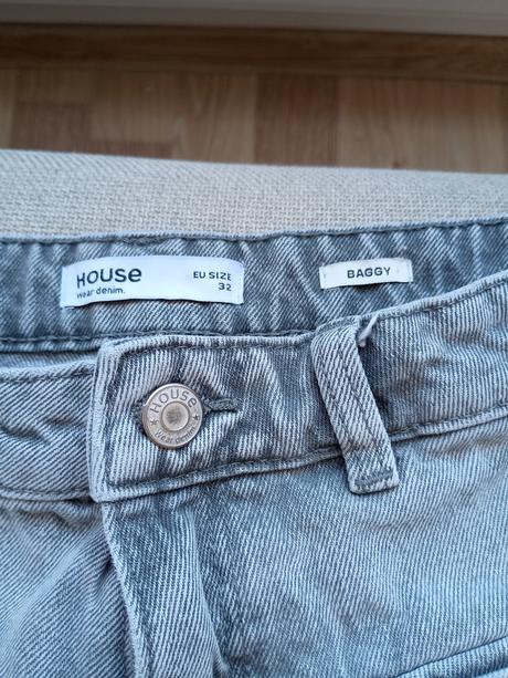 Baggy jeans/ rifle, house,32