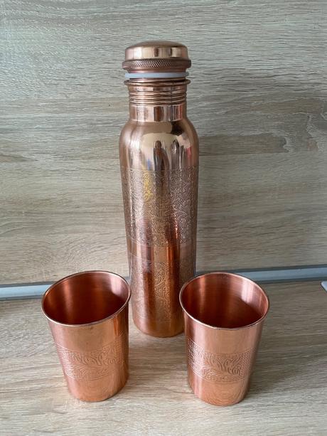 Medenna karafa s 2poharmi, 