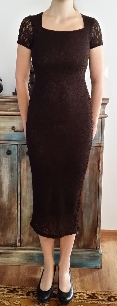 Čipkové čokoládové šaty, s