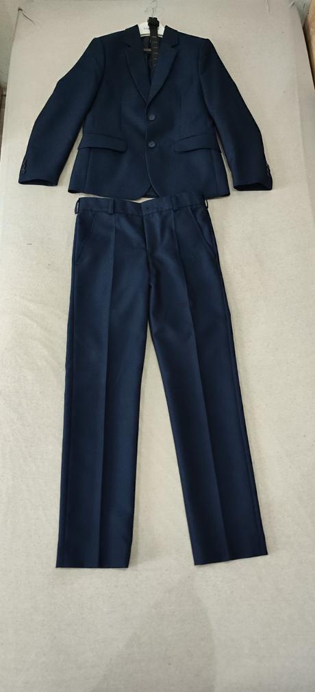 Chlapčenský oblek, 140