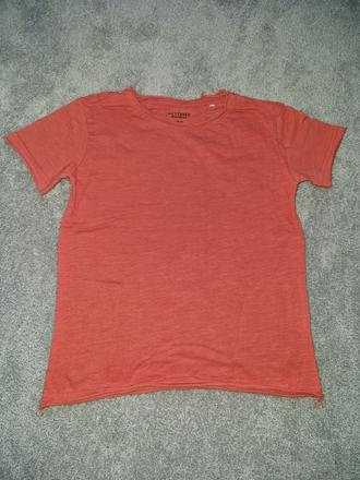 Tricko, reserved,128