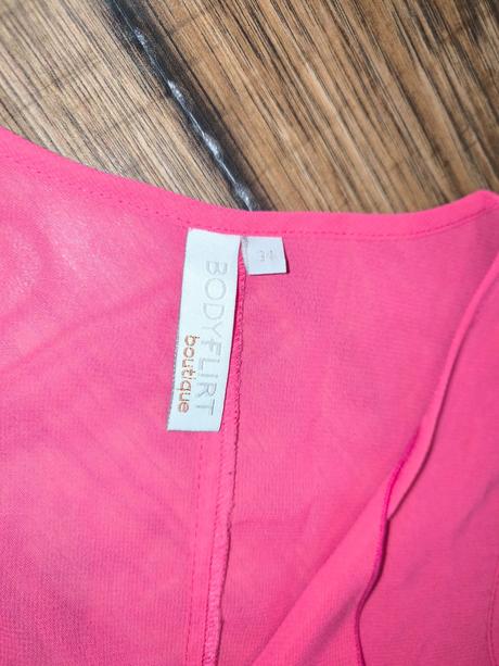 Asymetrická blúzka, 34