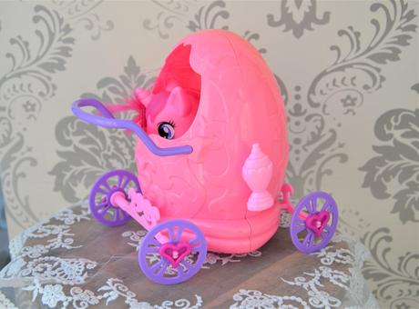 Hračka-koč s koníkom, 