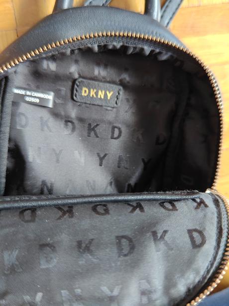 Dkny dizajnovy maly ruksačík ako crossbody, dkny