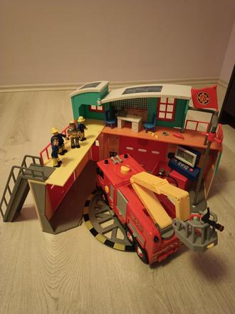 Požiarna stanica s autom,