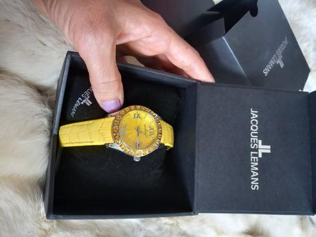 Zlte hodinky jacques lemans, 