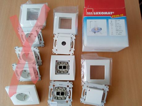 Zasuvka na antenu,zvoncek schneider,