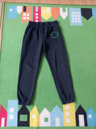 Chlapčenské tepláky, 146