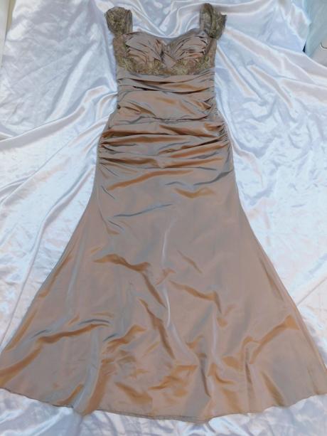 Kvalitne slavnostne saty, 38