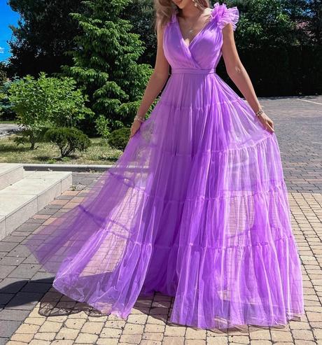 Fialové tylové šaty, s
