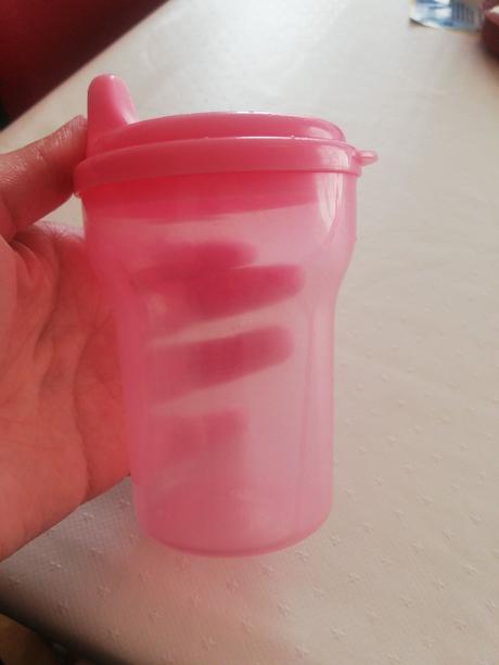 Poharik so zobacikom, 