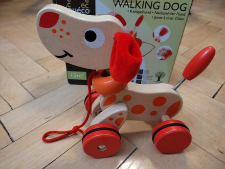 Dreveny psik na tahanie,