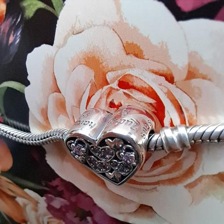 Prívesok plný lásky, 