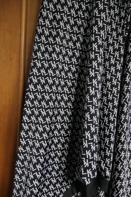 Karl lagerfeld monogram luxusne damske maxisaty, m