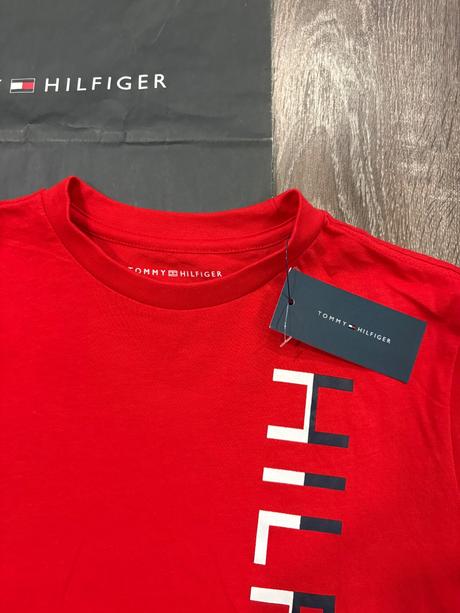 Tommy hilfiger chlapcenske tričko na 10-12 rokov, tommy hilfiger,140