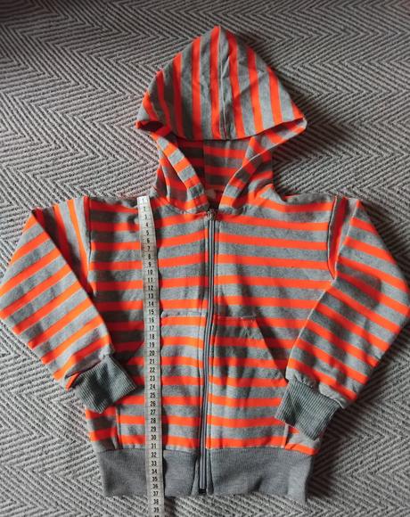 Pasikava mikina, 104