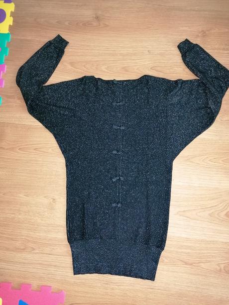 Trblietavý sveter s mašličkami na chrbte, m