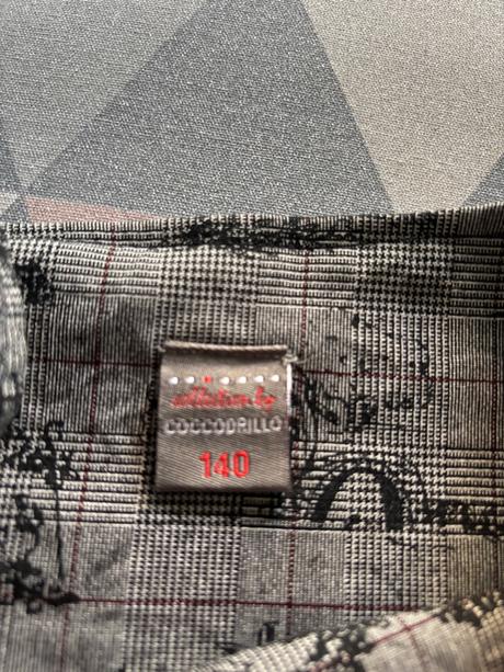 Štýlové šaty s krčivým efektom, coccodrillo,140