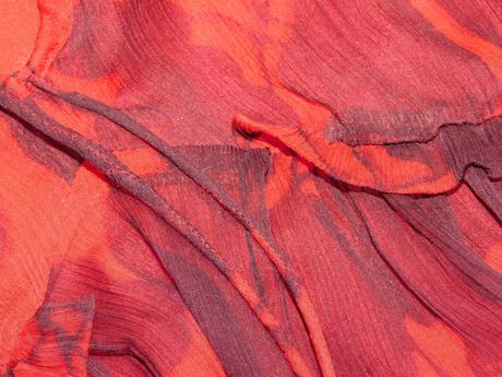 Luxusne velmi pekne šaty/tunika,červenej farby s p, 38