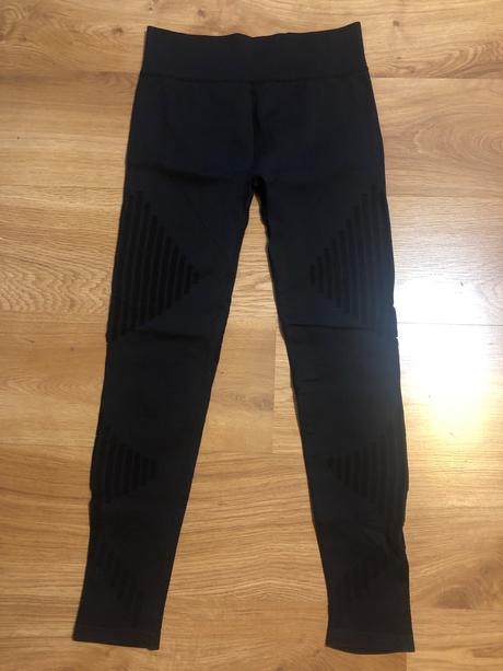 Športové leginy, l