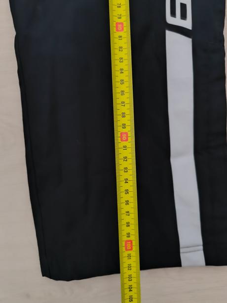 Zanovna čierna ľahká dobre izolačná teplá bunda or, l