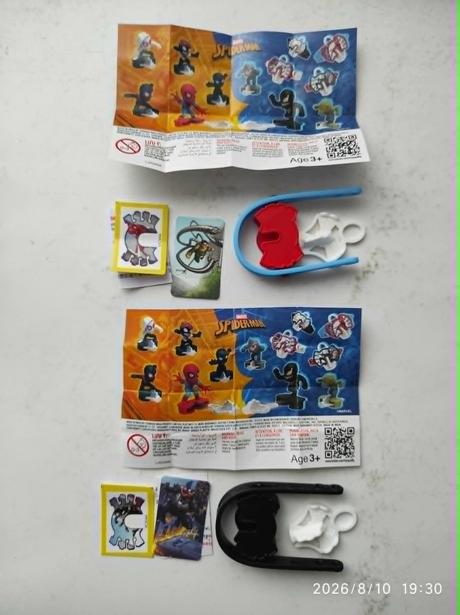 Kinder spiderman doplnkove hracky,