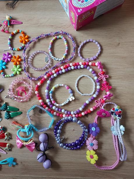 Mix,sponky,náramky,náhrdeĺníky, 