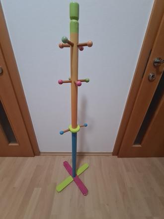 Detský vešiak na oblečenie,