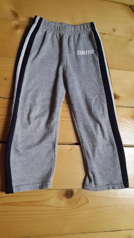 Flaušové tepláčky, 92