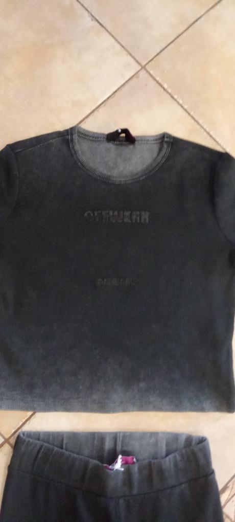 Krásny rebrovany sivý set, l