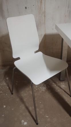 Predám dve stoličky., 