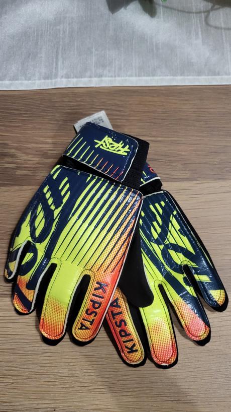 Brankarske rukavice, 134