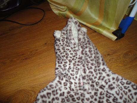 Tigrovaná huňatka zn. f&f na 8/9 rokov, f&f,140