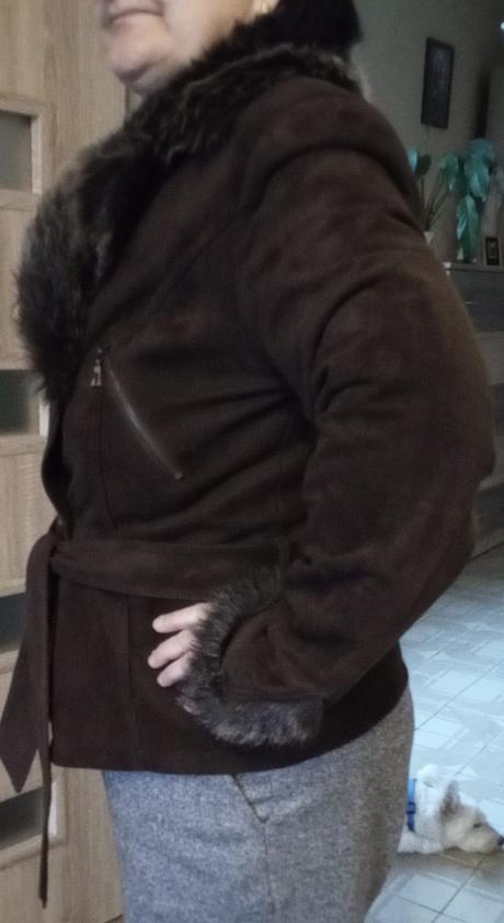Hnedá bundička s kožušinou, 40