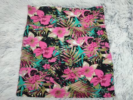 Sukňa kvetinková veľmi pekná v 36, okay,36