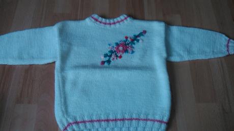 Svetrik a čiapka, 80