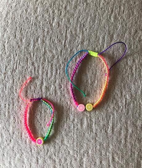 2 nové handmade farebné náramky mama a dcéra,