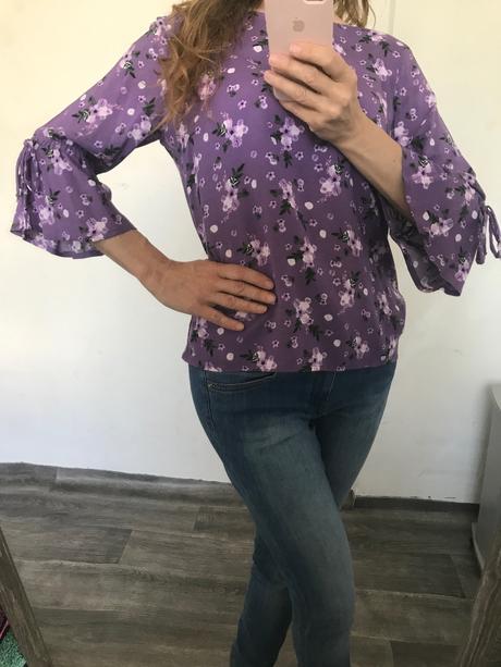 Ľahká príjemná blúzka, s