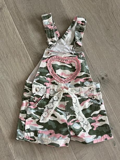 Šortky na traky, 104