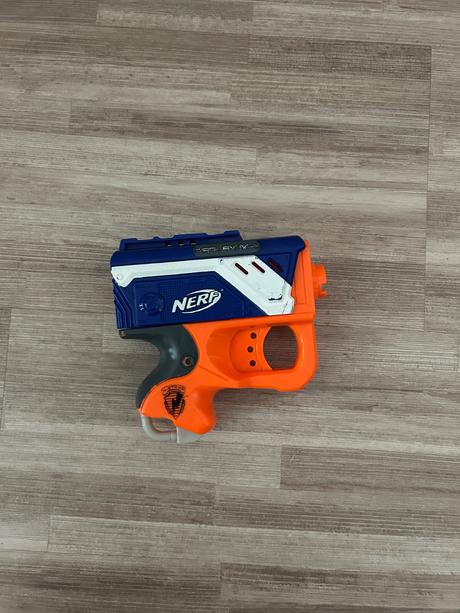 Štyri nerf zbrane, 